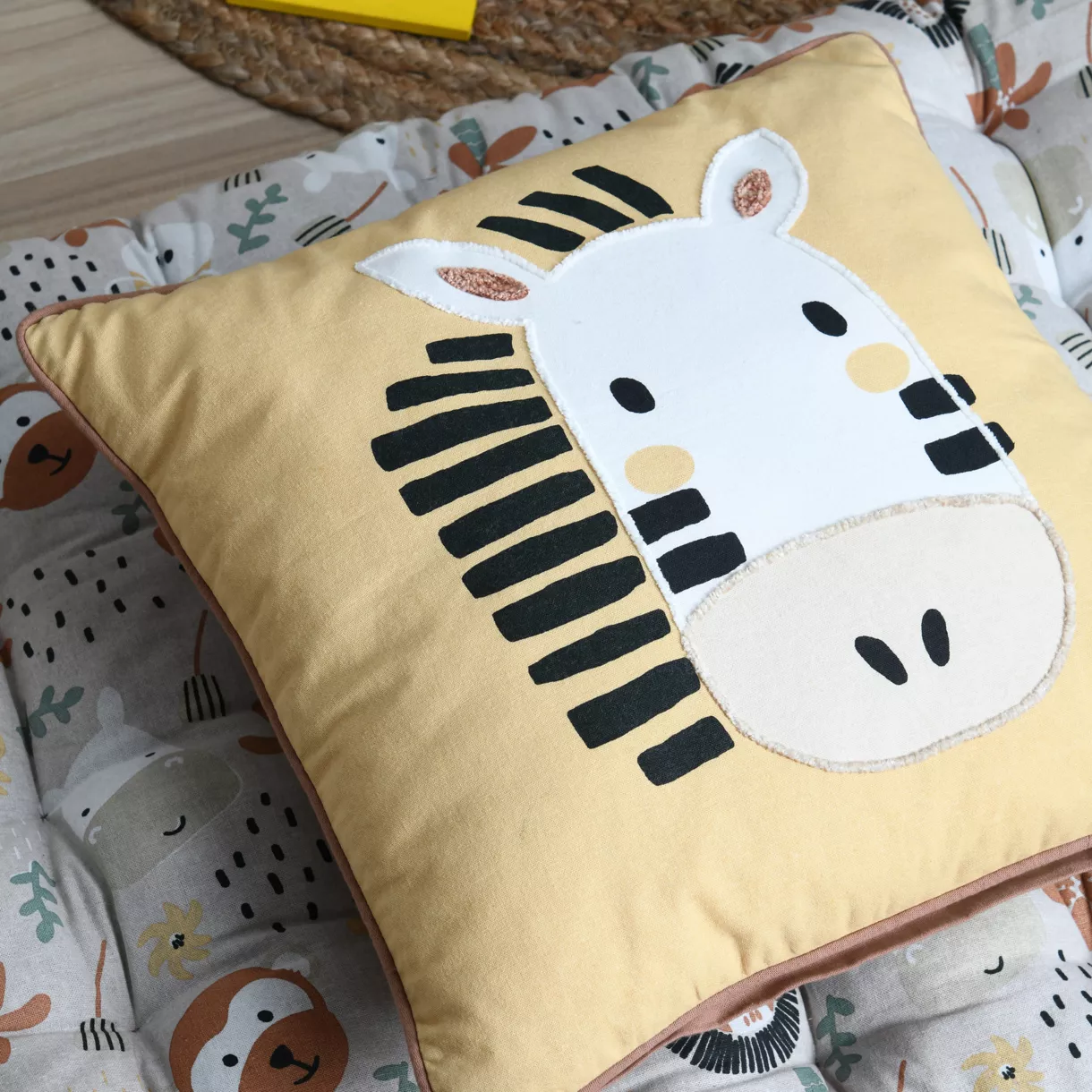 COQUIN COUSSIN 40X40 JAUNE