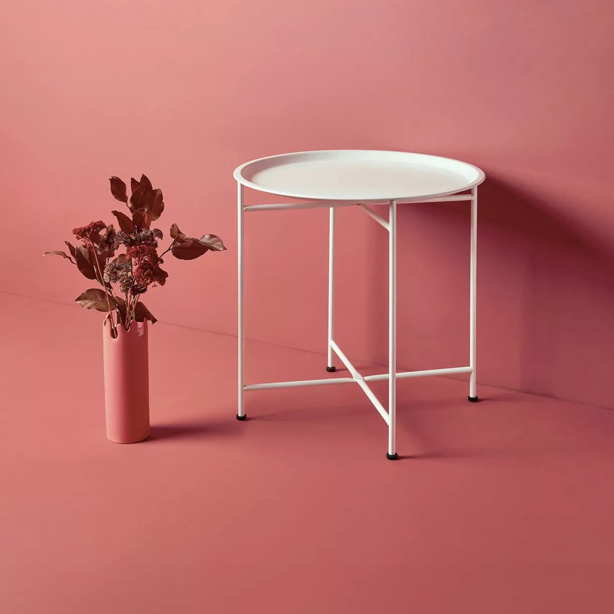 TABLE D'APPOINT MƒTAL BLANCHE Dim : D47xH50cm