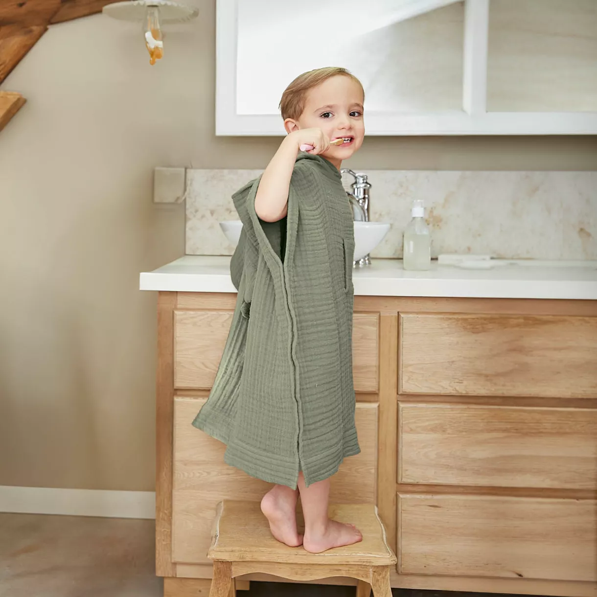 Poncho de baño para niños en gasa de algodón 2/5 años Gaïa Verde romero