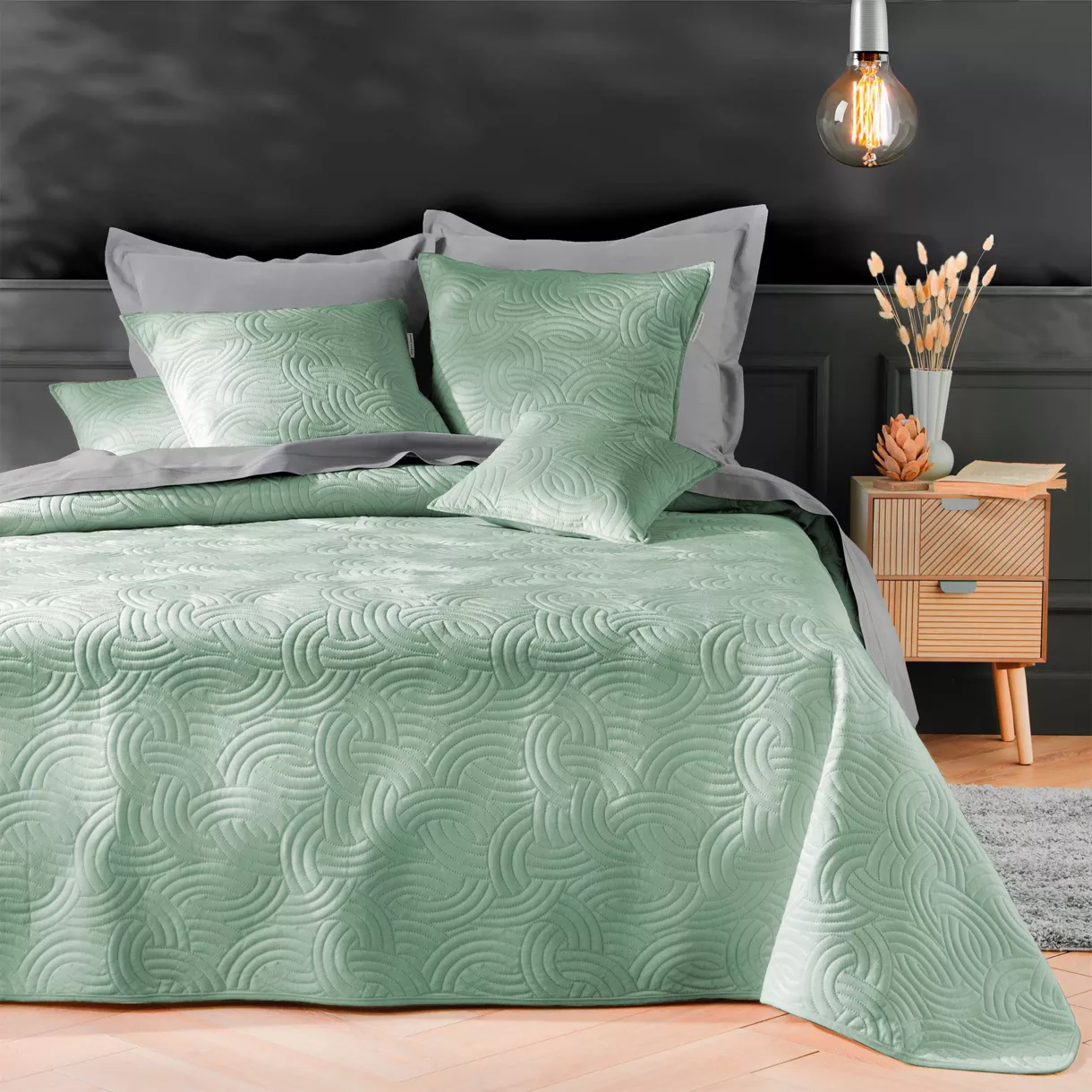 Cubrecama acolchado y fundas de almohada terciopelo (240 x 220 cm) Solange Verde salvia