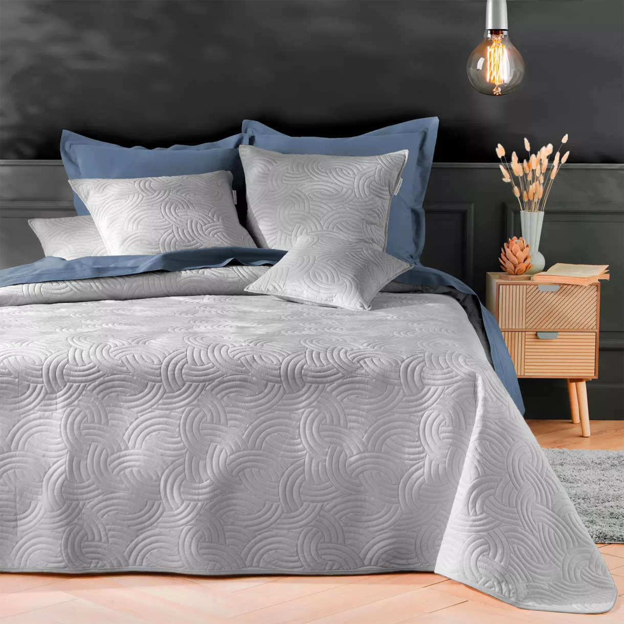 Couvre-lit matelassé et taies d'oreiller velours (240 x 220 cm) Solange Gris