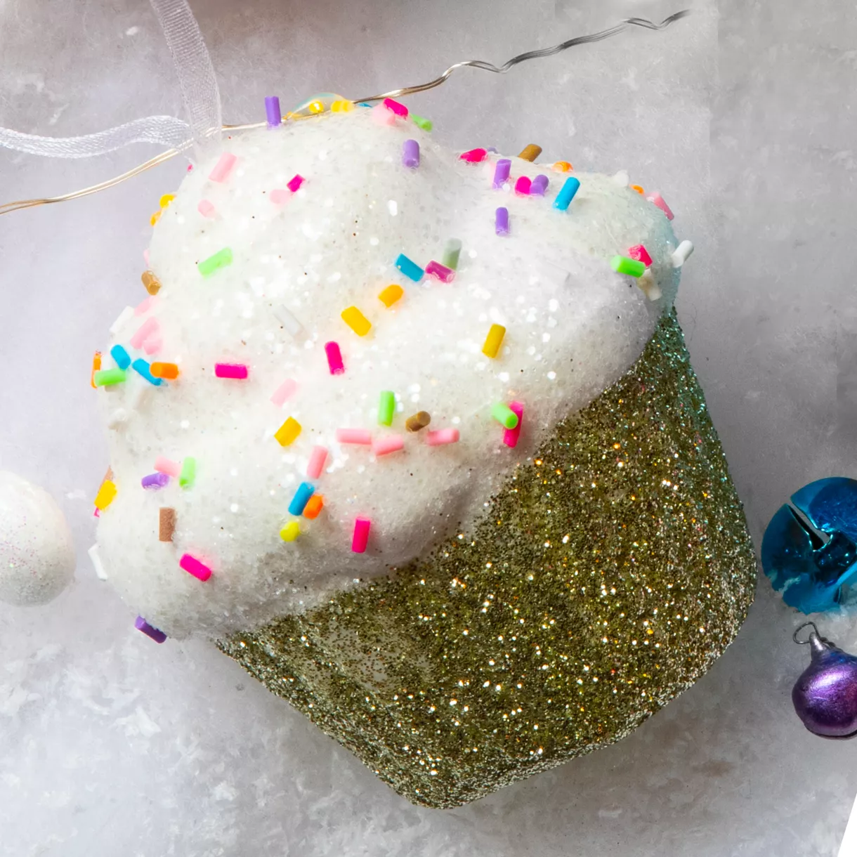 Cupcake de Noël à suspendre (H7 cm) Gourmandise Vert pailleté