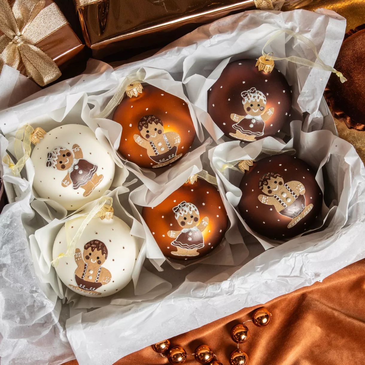 Lote de 6 bolas de Navidad de vidrio (D80 mm) Niño y Niña Pan de especias