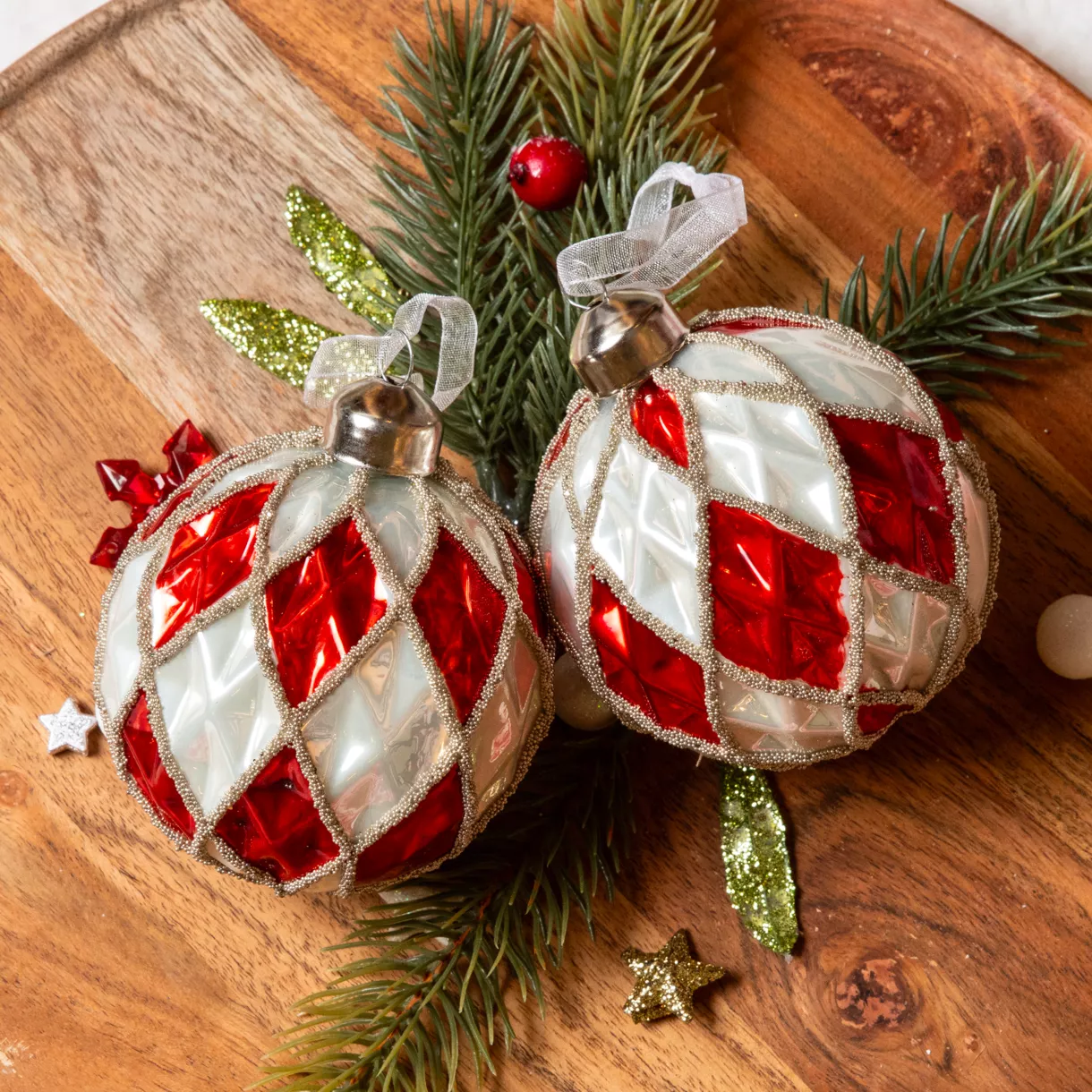 Lote de 12 bolas de Navidad de vidrio (D80 mm) Cuadros rojos y blancos