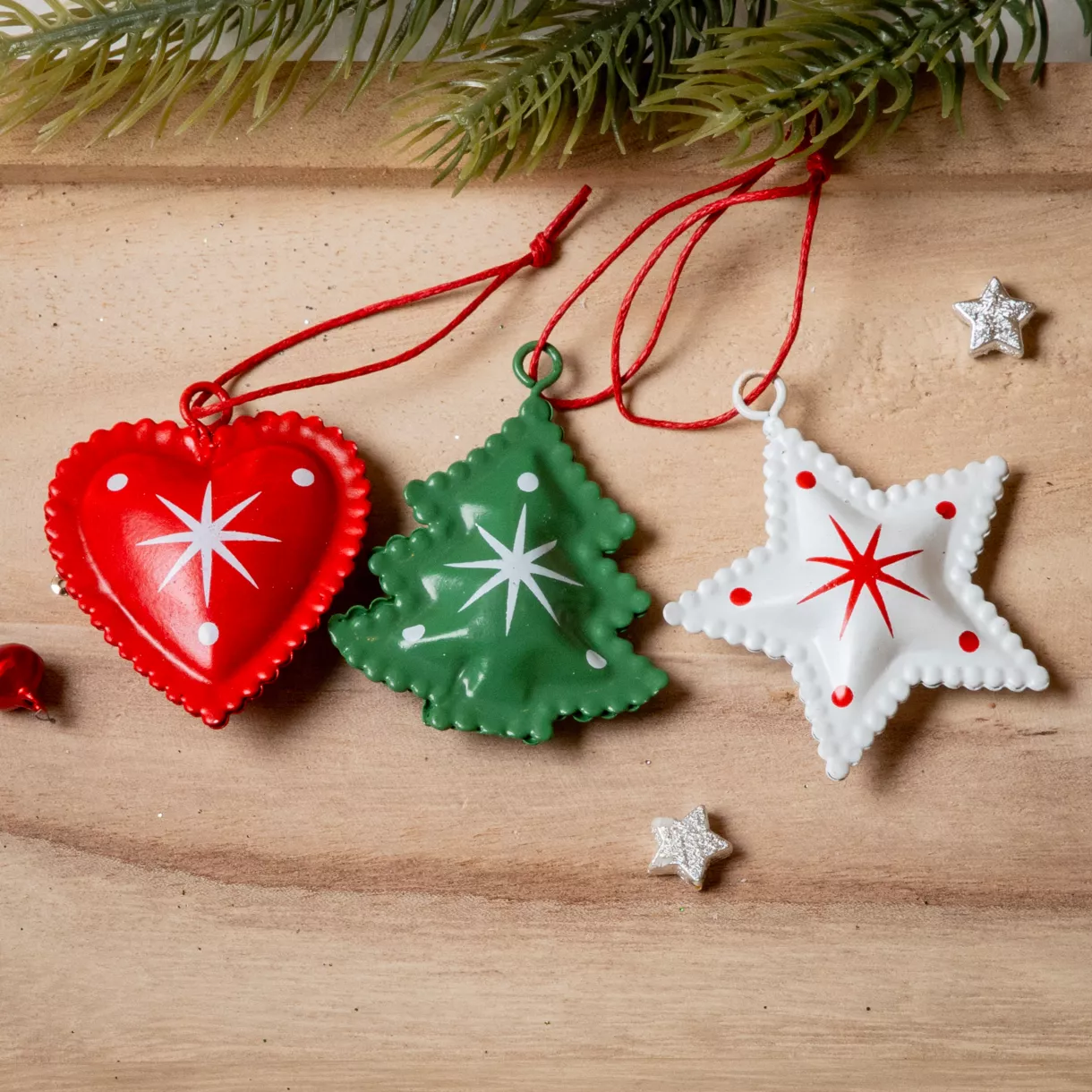 Lote de 12 adornos de Navidad de metal (H4.5 cm) Méribel Coloridos