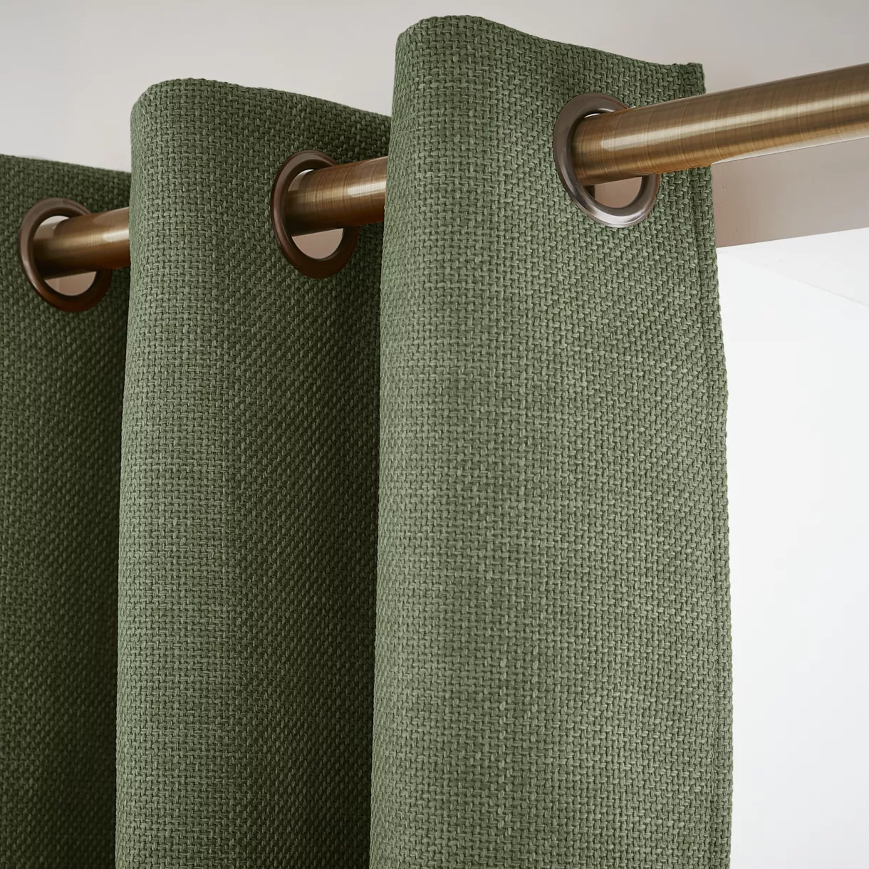 Cortina oscurecedora térmica (140 x 240 cm) Alba Verde caqui