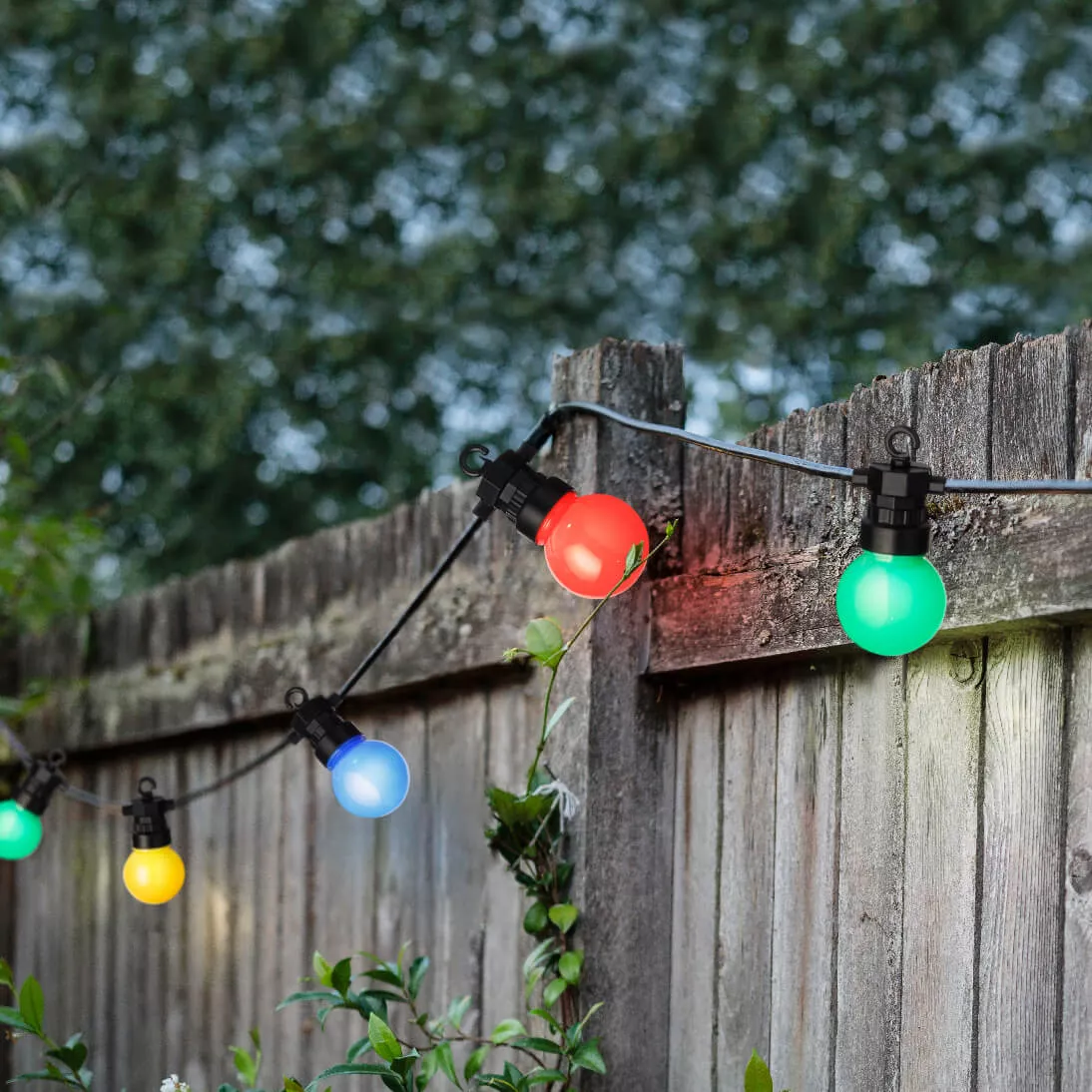 1 GUIRLANDE GUINGUETTE LED PREMIUM lumiere fete extŽrieur 950cm-20L noir/multi