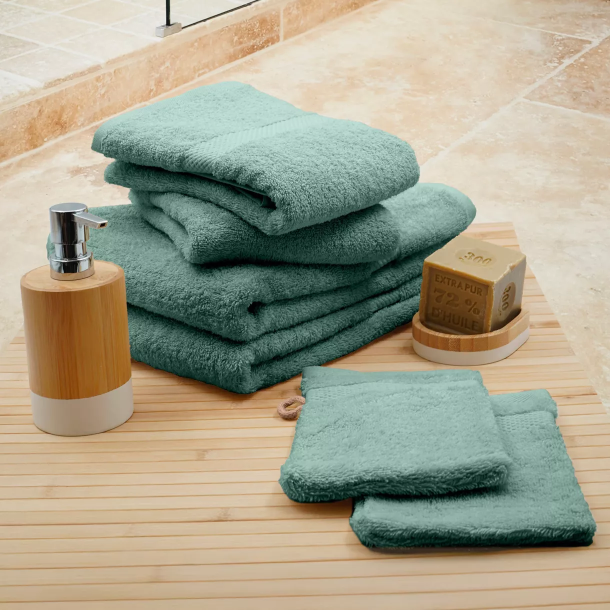 Lot de 2 gants de toilettes coton (15 x 21 cm) + 2 serviettes de bain coton (50 x 90 cm) + 2 serviettes de bain coton (70 x 1