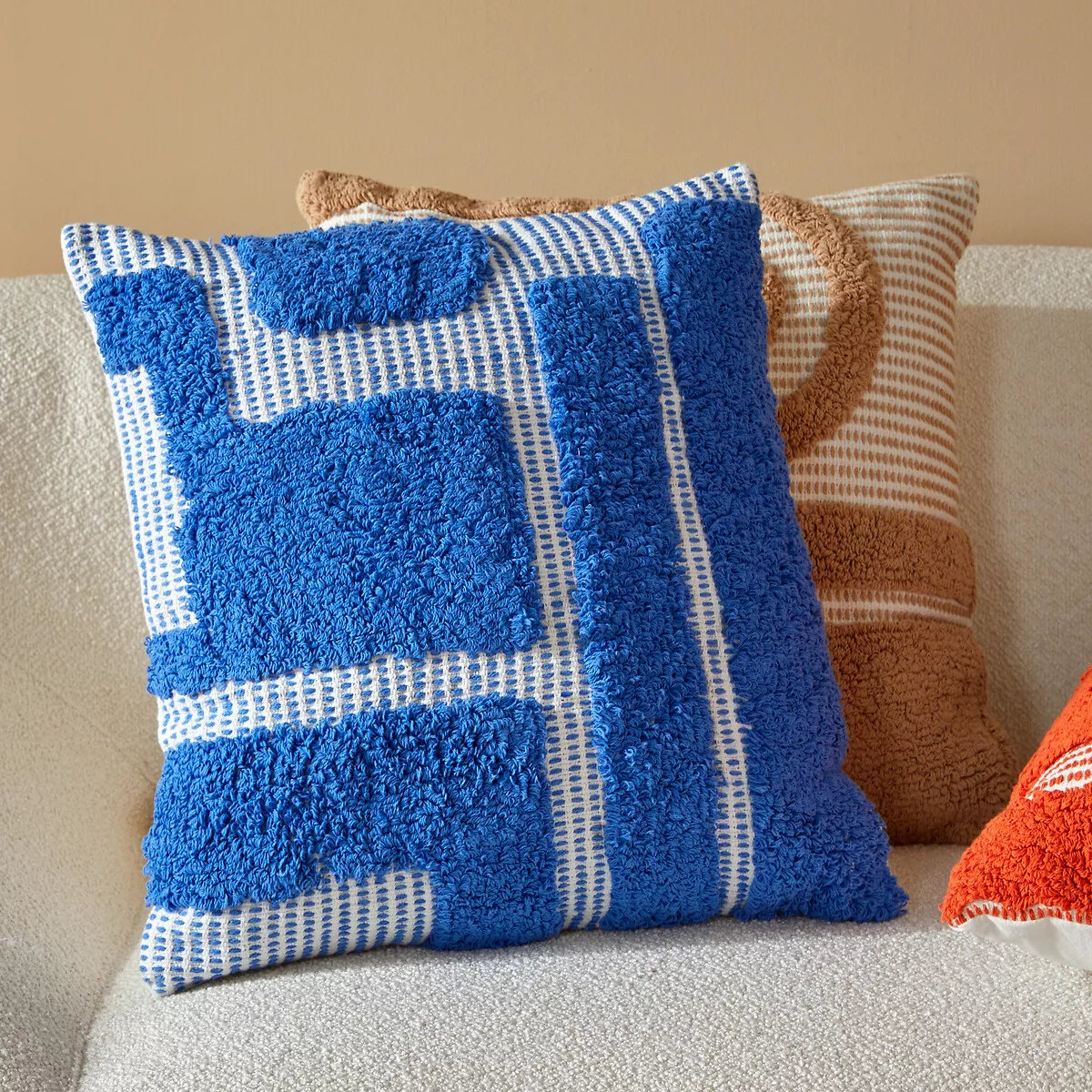 COUSS COT TUFT POPPY BL 50X50 L. 50 x P. 10 x H. 50 cm