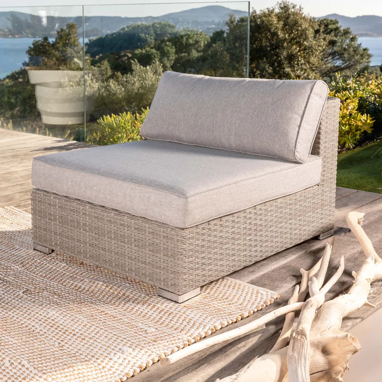 Chauffeuse de jardin en résine tressée Palma Gris et taupe