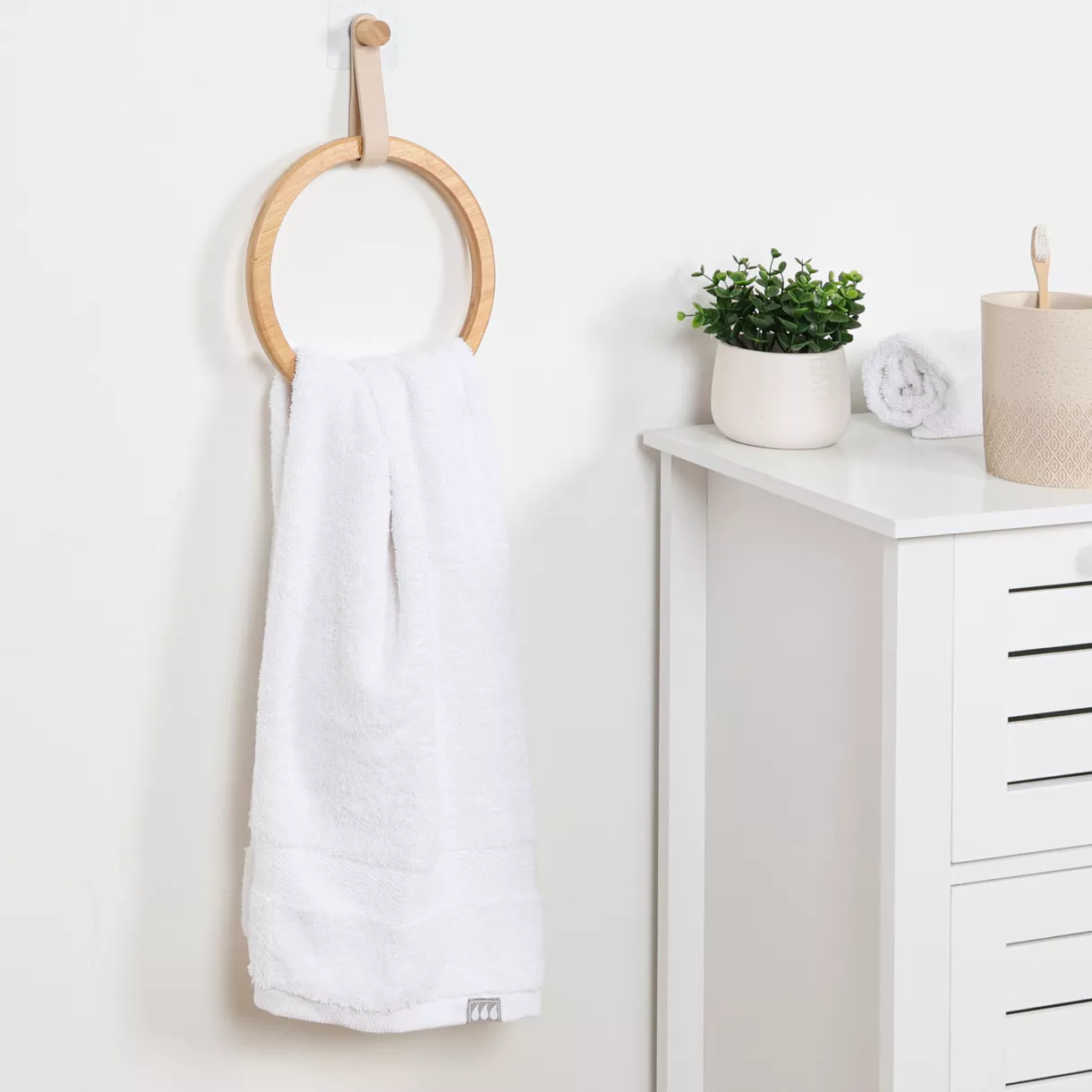 PORTE SERVIETTES ARRONDI BAMBOU + LANIERE SIMILI CUIR SUR STICKER - BEIGE/BAMBOU