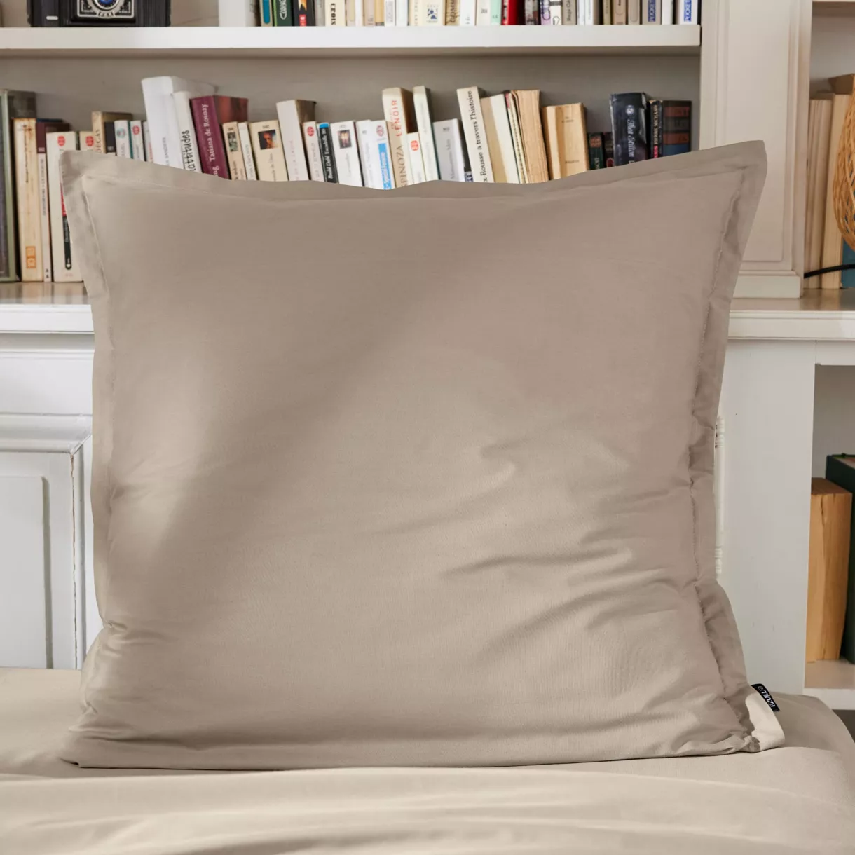 EM - Taie d'oreiller volant plat 65 x 65 cm Percale unie CALI Taupe