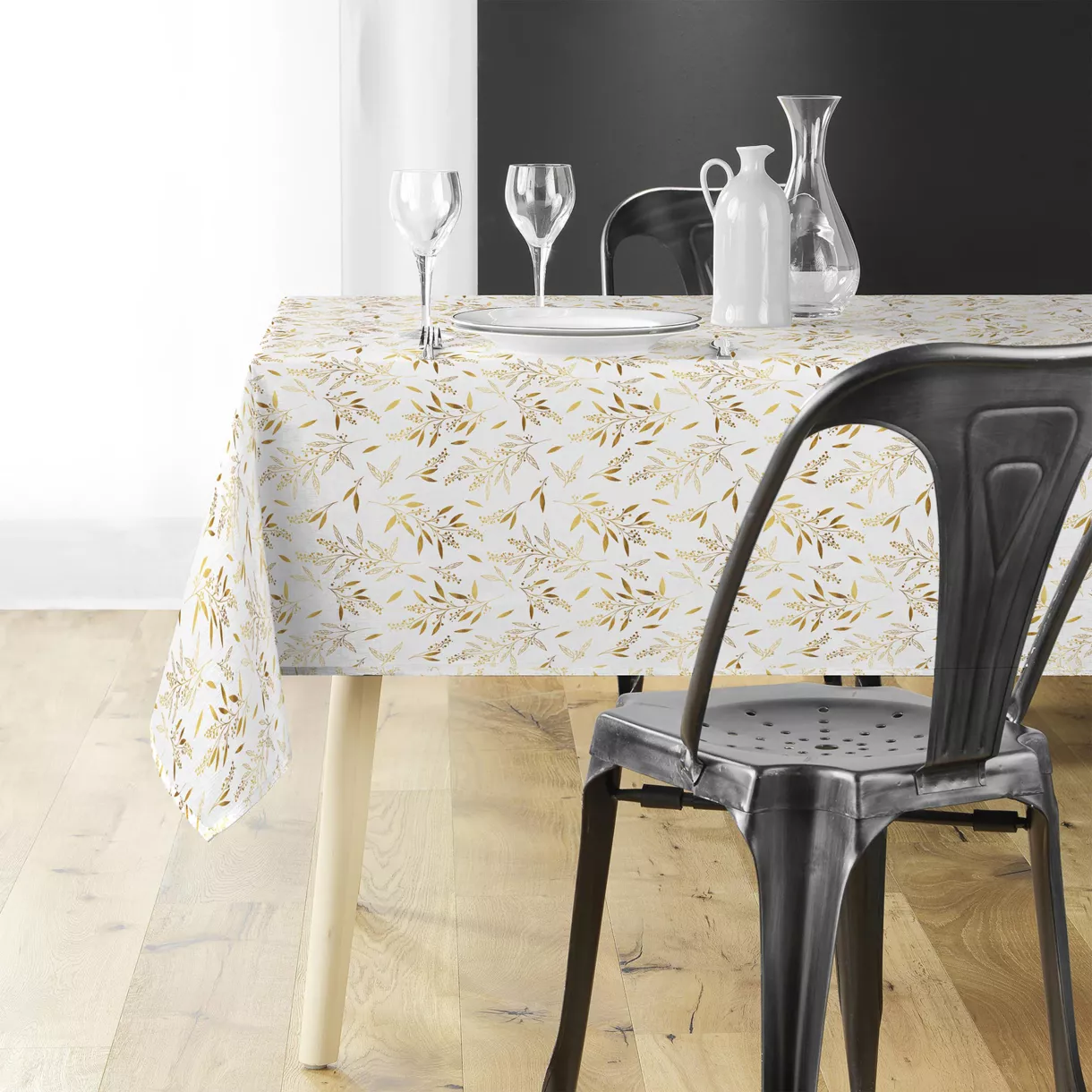 NAPPE RECTANGLE 140 x 240 CM MICROFIBRE IMPRIMEE METALLISEE NAèLLE BLANC/OR