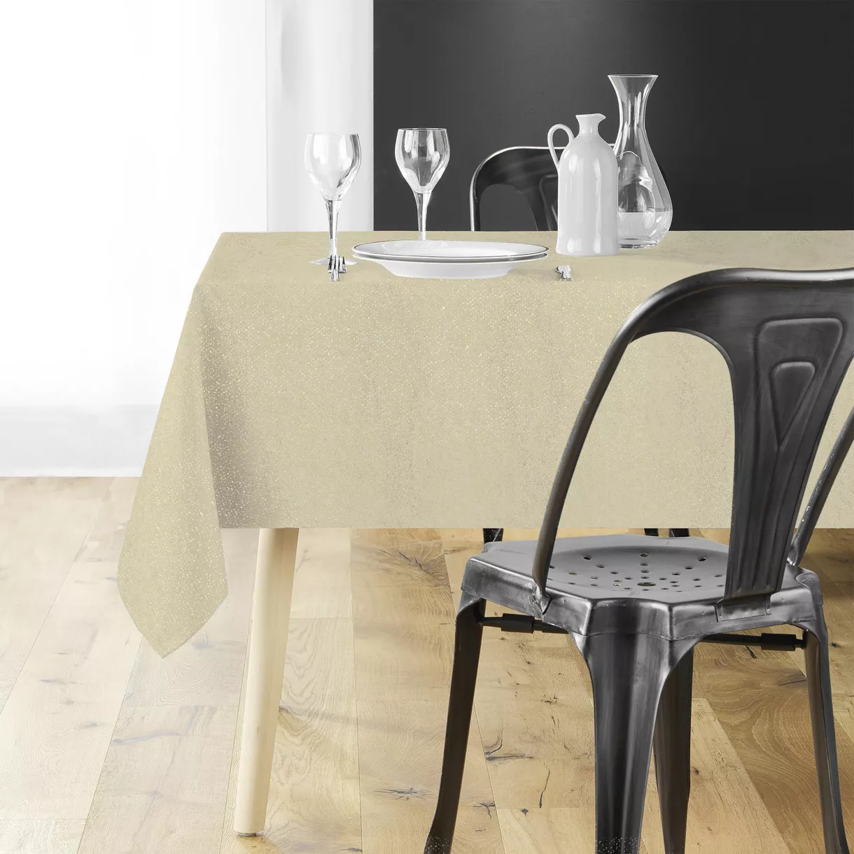 NAPPE RECTANGLE 140 x 300 CM POLYESTER UNI+FILS METALLISES STRASS OR