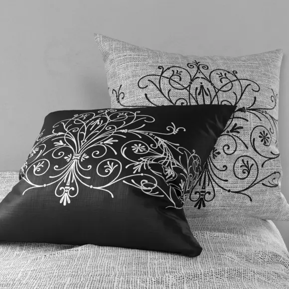 Housse de couette et deux taies coton (260 cm) Tayla Noire 2
