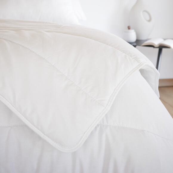 Leichte Antimilben Bettdecke (240 cm) Celeste Weiß
