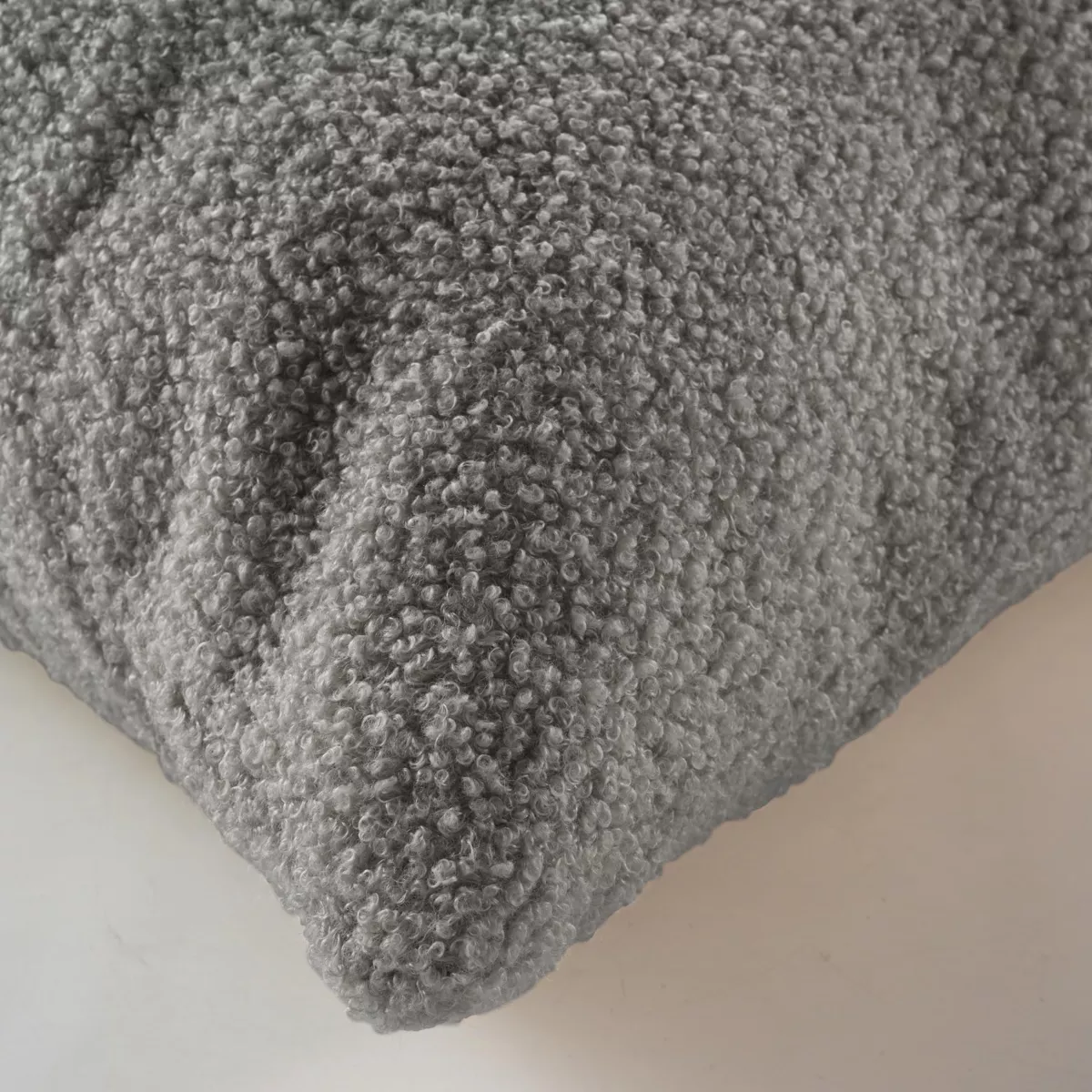 Coussin carré bouclette (45 x 45 cm) Wooly Gris