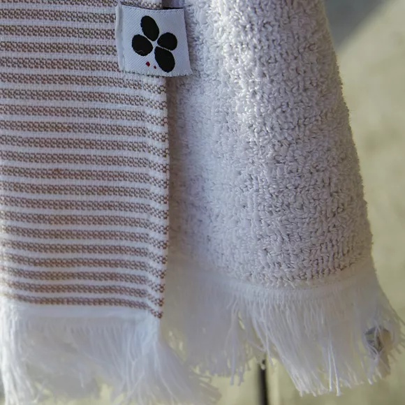 Fouta avec franges 95 x 180 cm Coton tissŽ teint + Žponge NAèL Corail