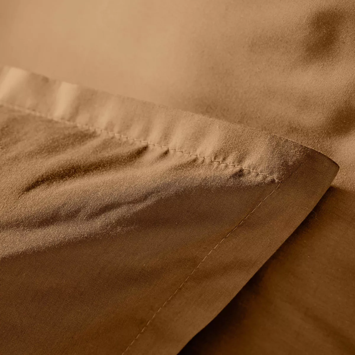 Katoenen percale vierkante kussensloop (65 x 65 cm) Cali Camel
