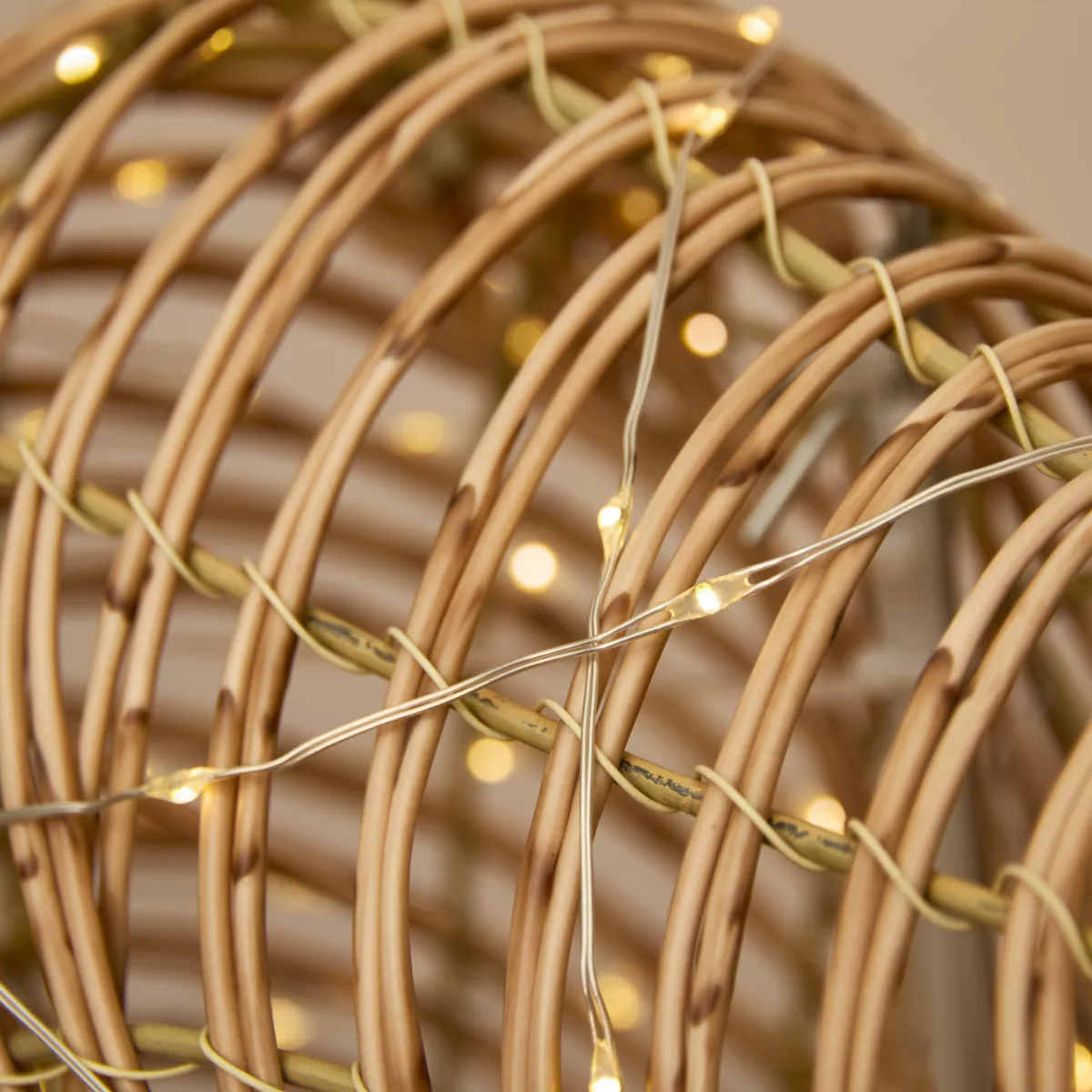 Renne lumineux 1320 Micro LED (H180cm) Résine tressée Blanc chaud