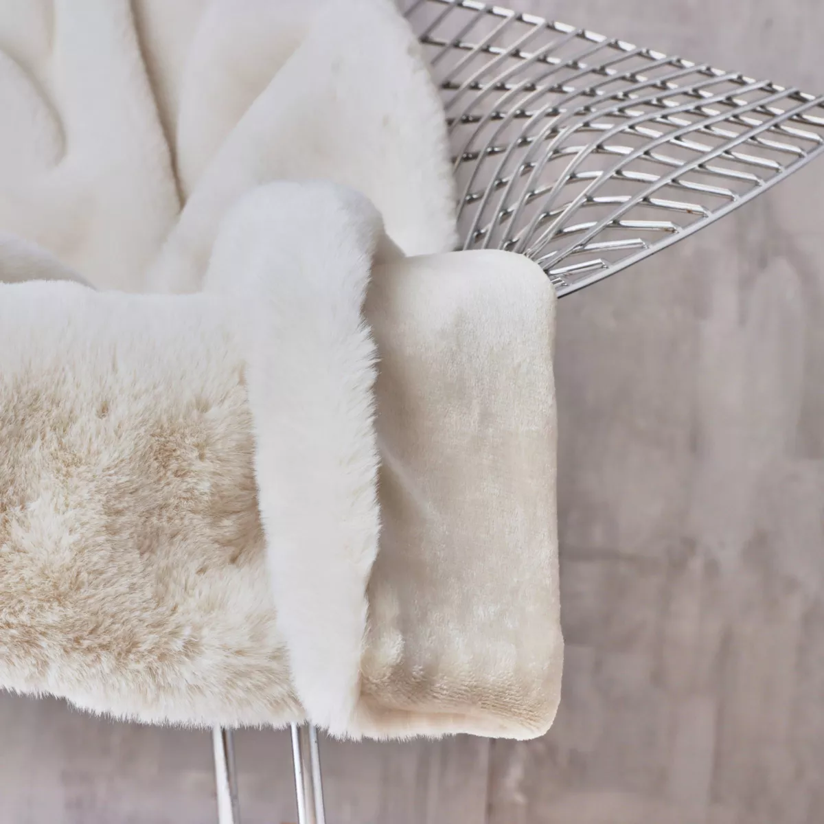 Manta de piel sintética (140 x 200 cm) Finn Blanco