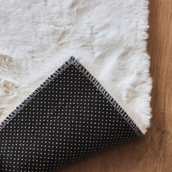 Rechteckiger Kunstfell-Teppich (140 x 200 cm) Finn Weiß