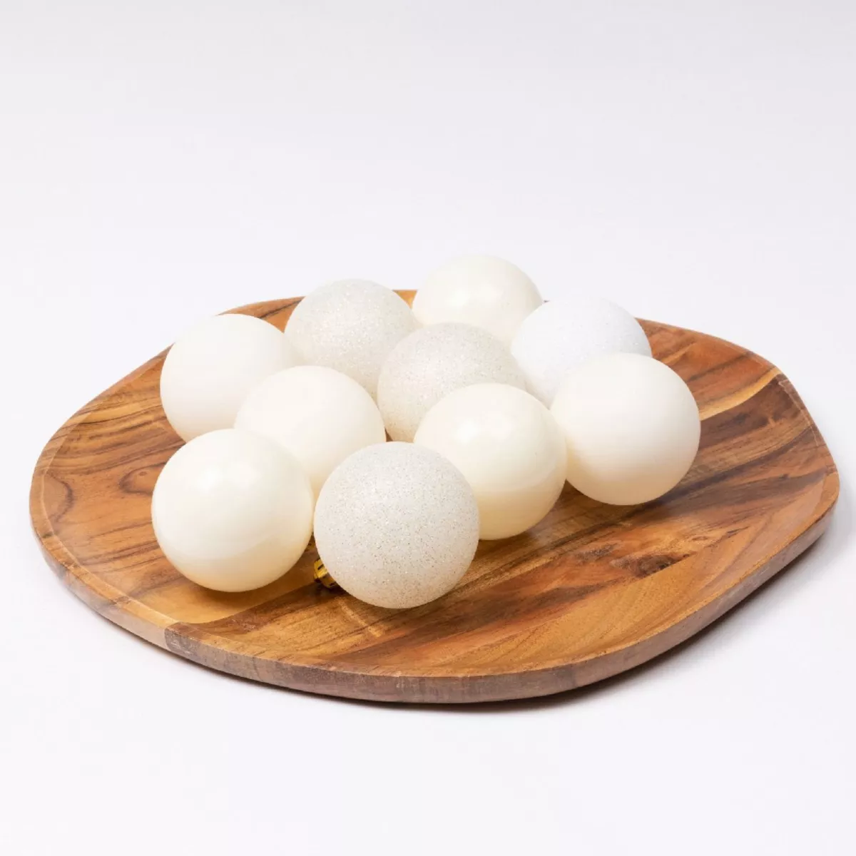 30er Set Weihnachtskugeln Alpin Wollweiß