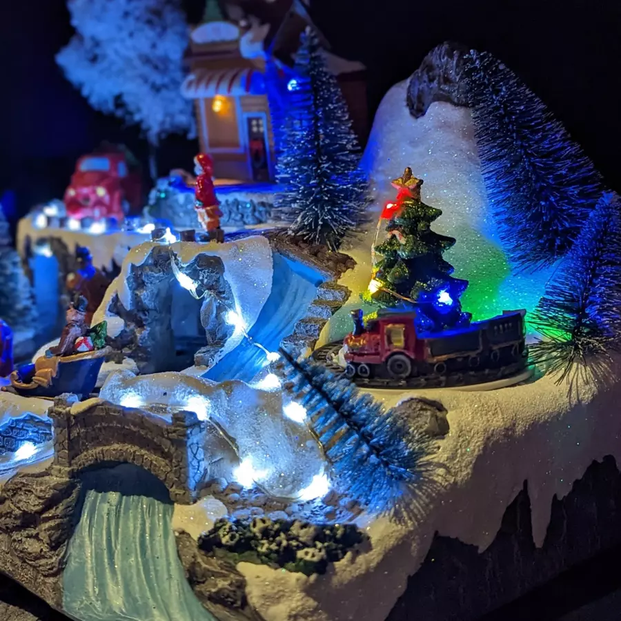 Vente de sapin illuminée et musicale  à piles 4