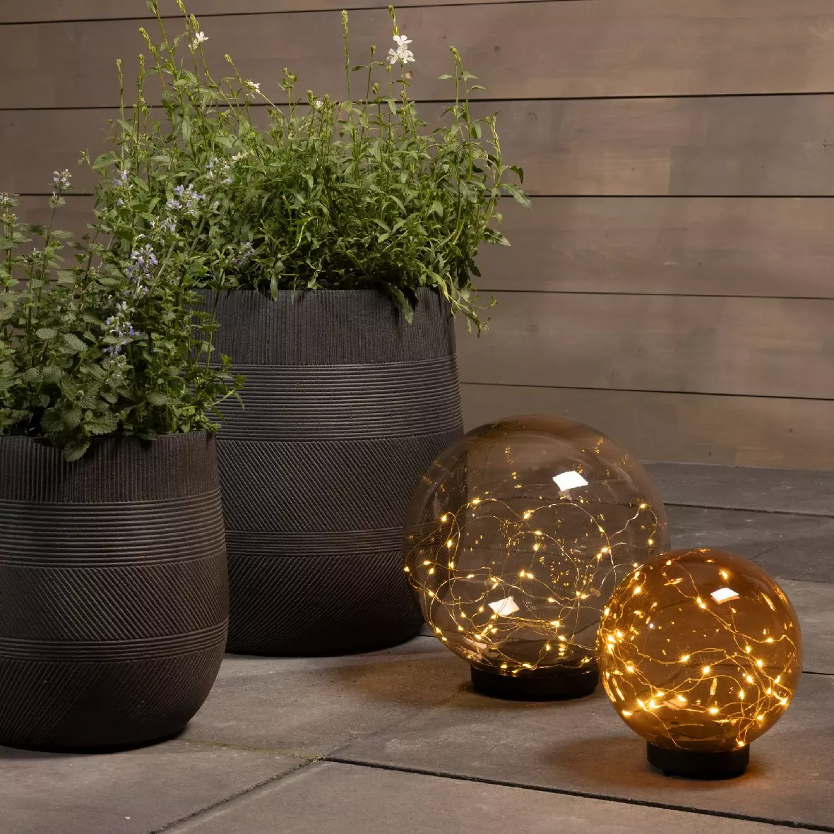 Borne de jardin solaire Crystal 30 LED - Orange 2