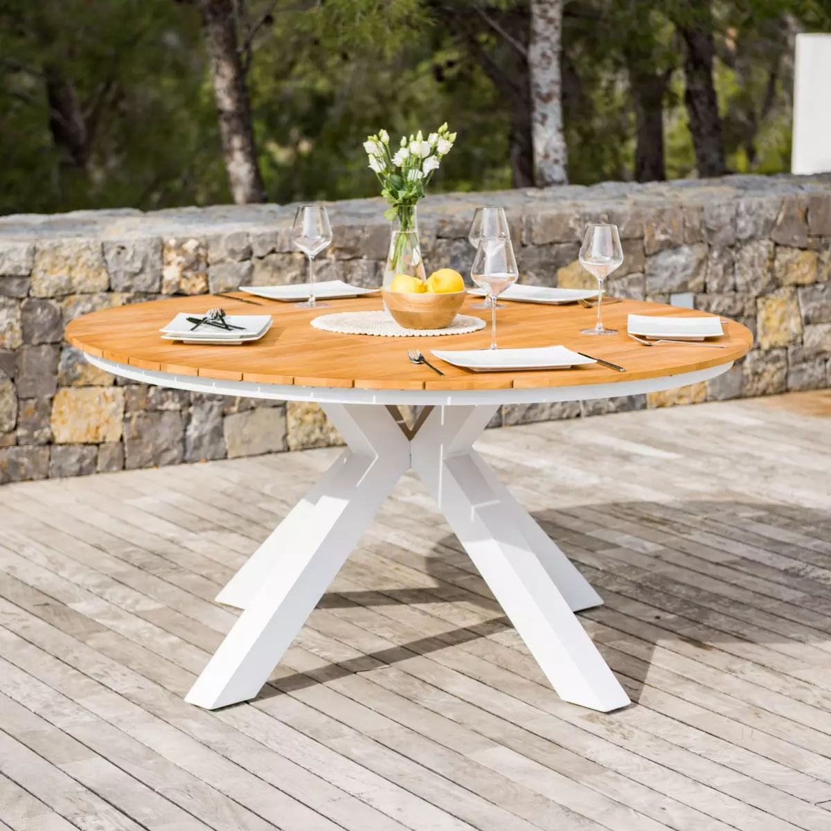 Table de jardin ronde aluminium/teck 8 places (D140 cm) Bali - Blanc