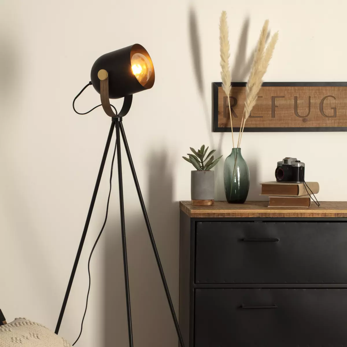 Tripod gulvlampe (H136 cm) Bil Sort