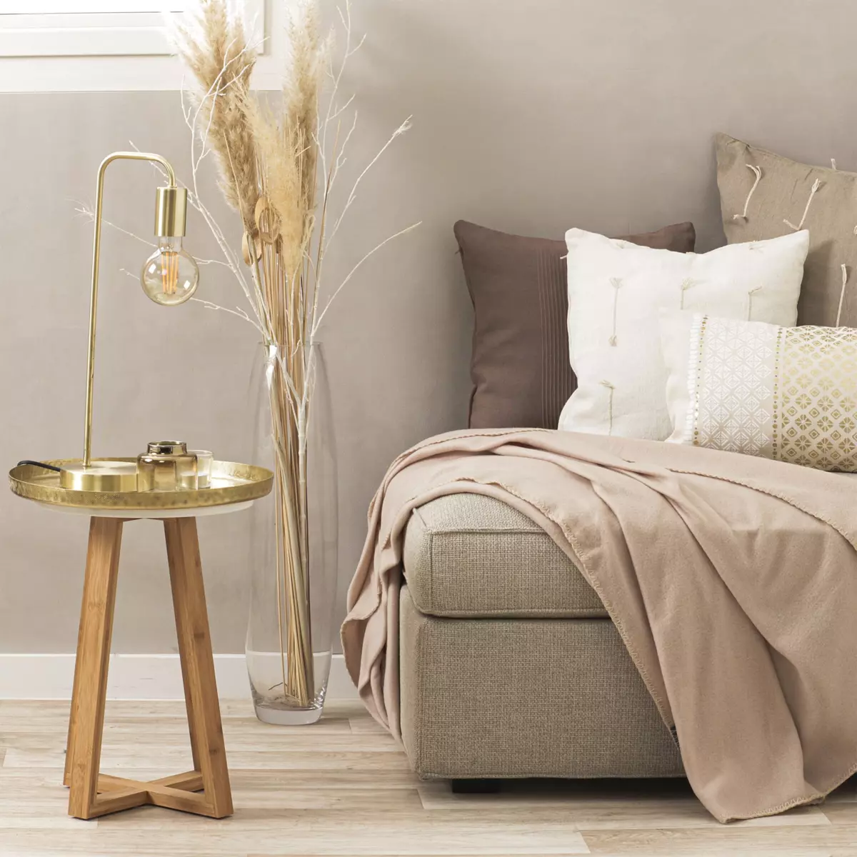 Lámpara de mesa Keli Dorado 2