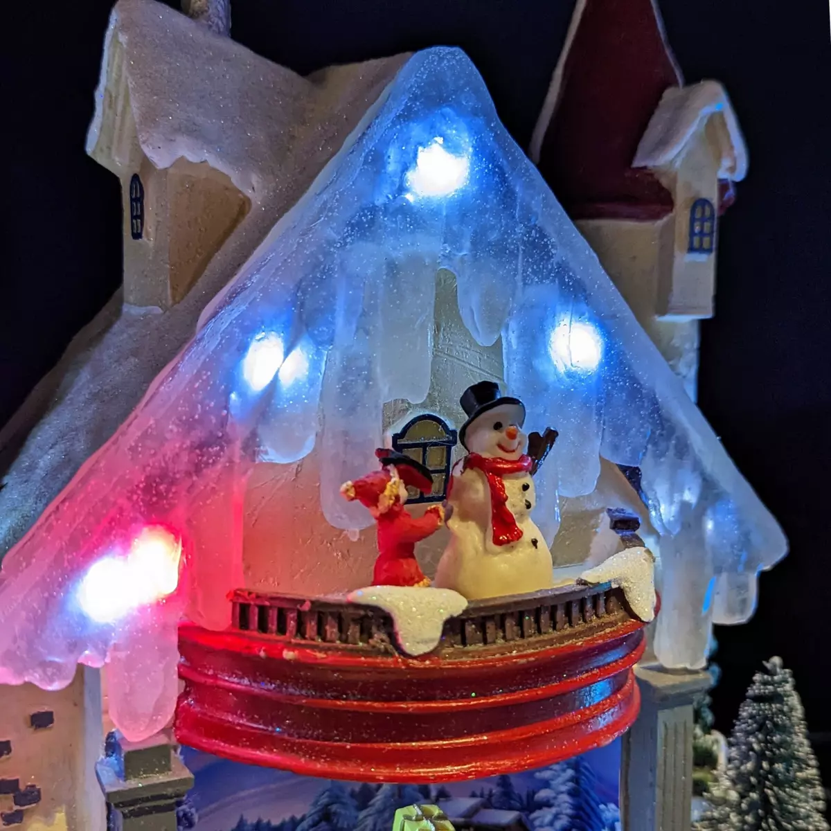 Beleuchtetes Haus des Weihnachtsmanns batteriebetrieben 2