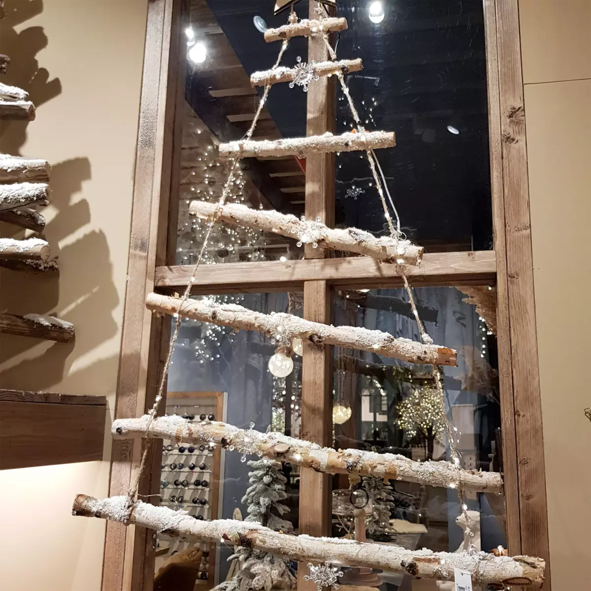 Sapin à suspendre à piles en bois branche illuminée Star  Blanc chaud 2