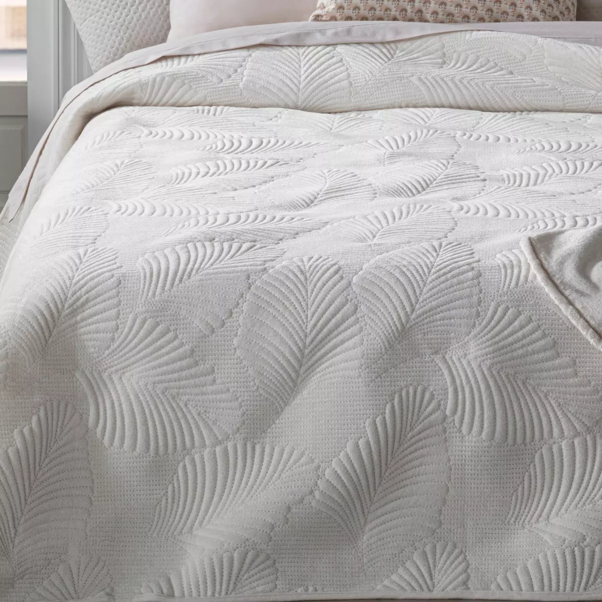 Tagesdecke (260 x 240 cm) Feuilles Cremeweiß 2