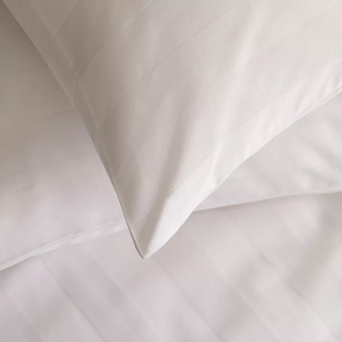 PARURE COT SATN BLC 260X240 L, 260 x P, 240 x H, 0,5 cm Blanc