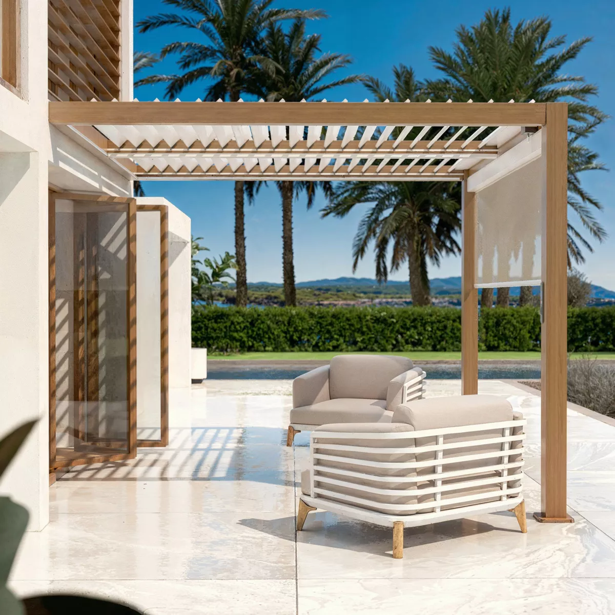 Pergola bioclimatica motorizzata alluminio (3 x 3 m) LED - Legno 