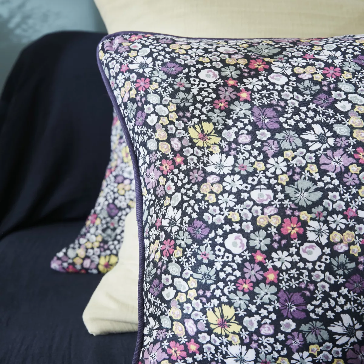 Coussin carré gaze de coton (45 x 45 cm) Elya Violet