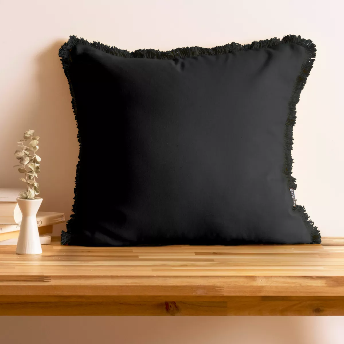 Cuscino quadrato in cotone (45 x 45 cm) Pixel con frange Nero