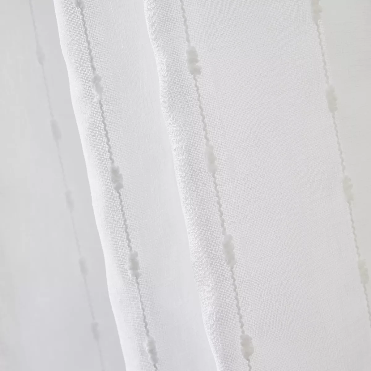 Visillo con ojales y pompones (140 x 240 cm) Axel Blanco