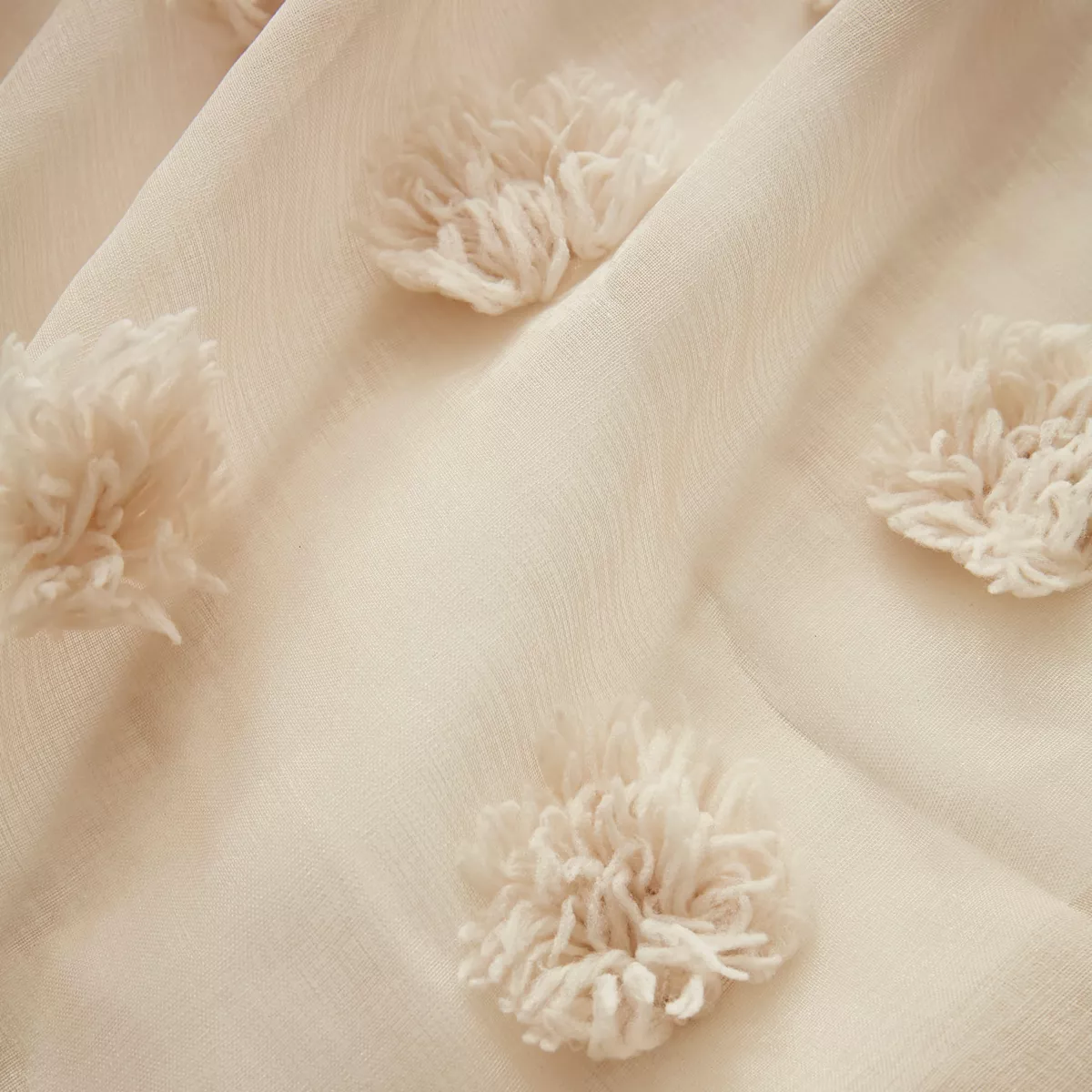 Tenda trasparente con passanti nascosti e pon pon (280 x 240 cm) Suzie Beige