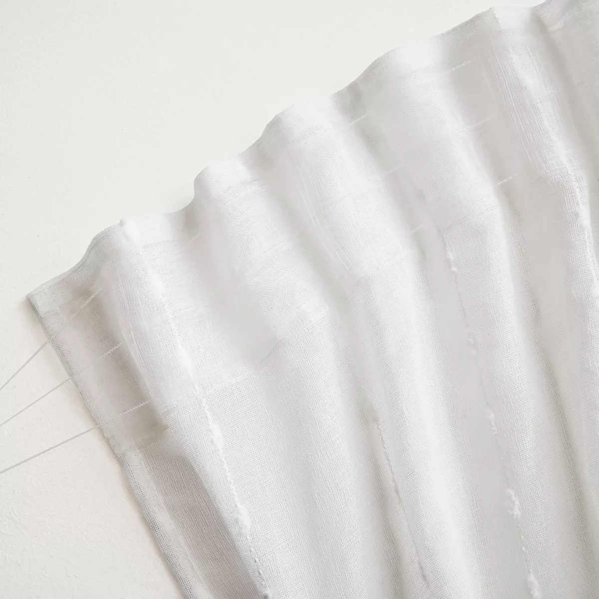 Gardine Stangendurchzug & Pompons (140 x 240 cm) Axel Weiß
