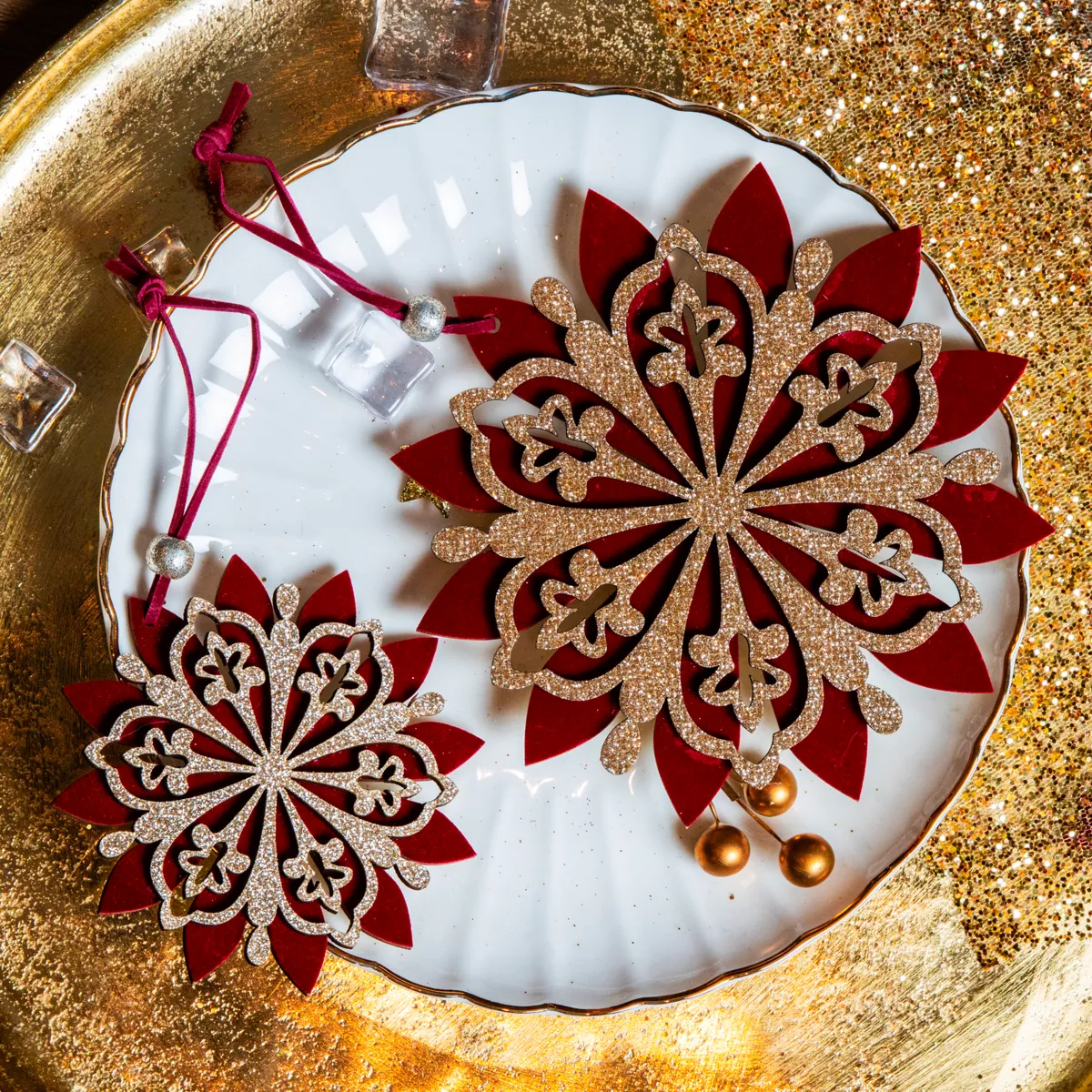 Fiocco di neve da appendere (D15 cm) Chic glitterato Bordò