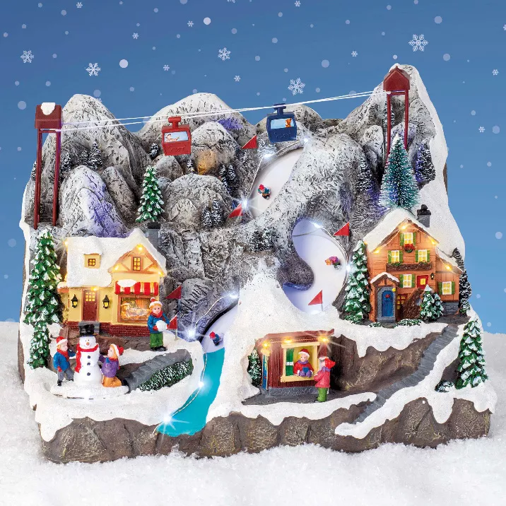 Villaggio di Natale luminoso e musicale, Stazione sciistica e Ftinta unitavia