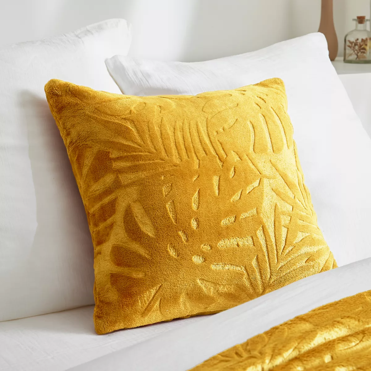 Coussin carré flanelle (45 x 45 cm) Flore Jaune moutarde