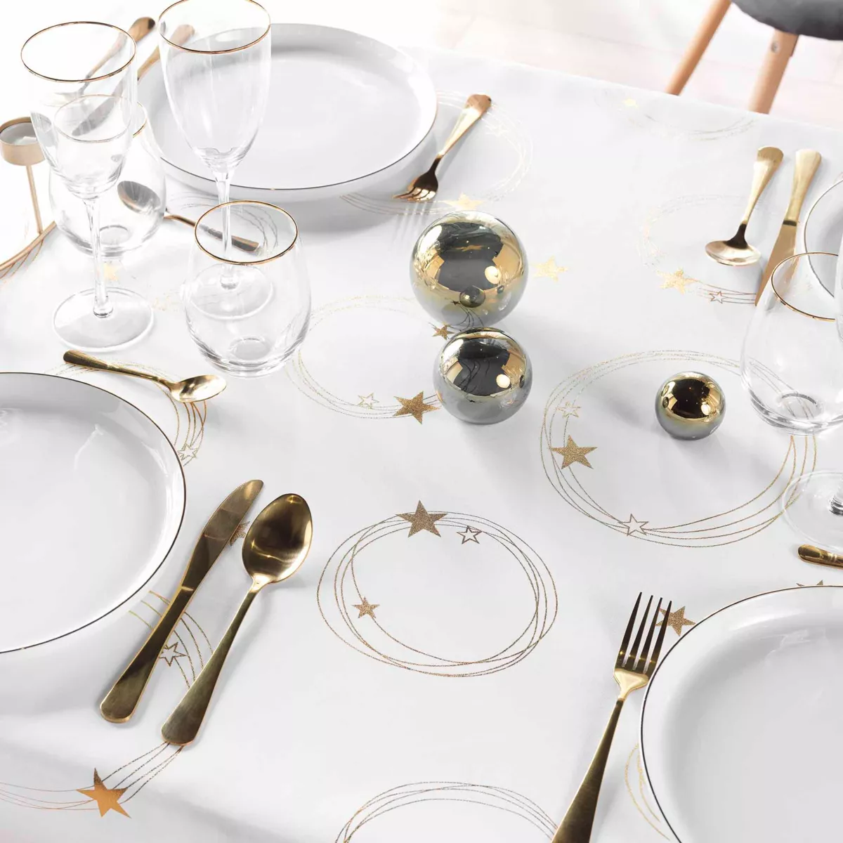 Nappe de Noël rectangulaire anti tache (150 x 300 cm) Star Blanc et doré