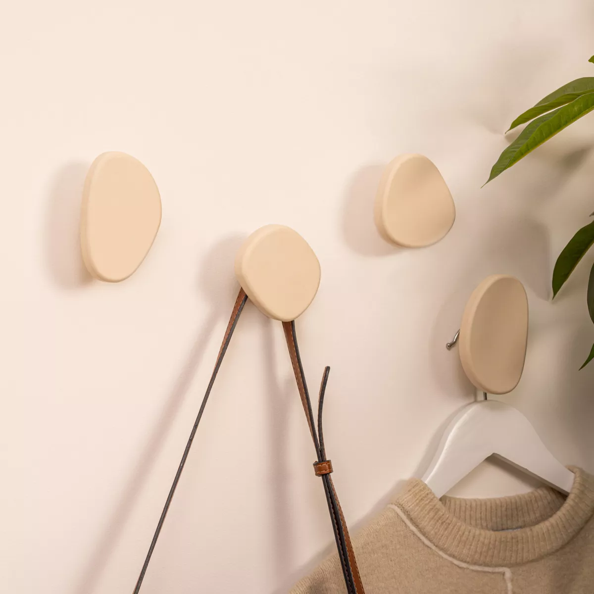 Set di 4 appendiabiti da muro in legno (H10 cm) Karen Avorio