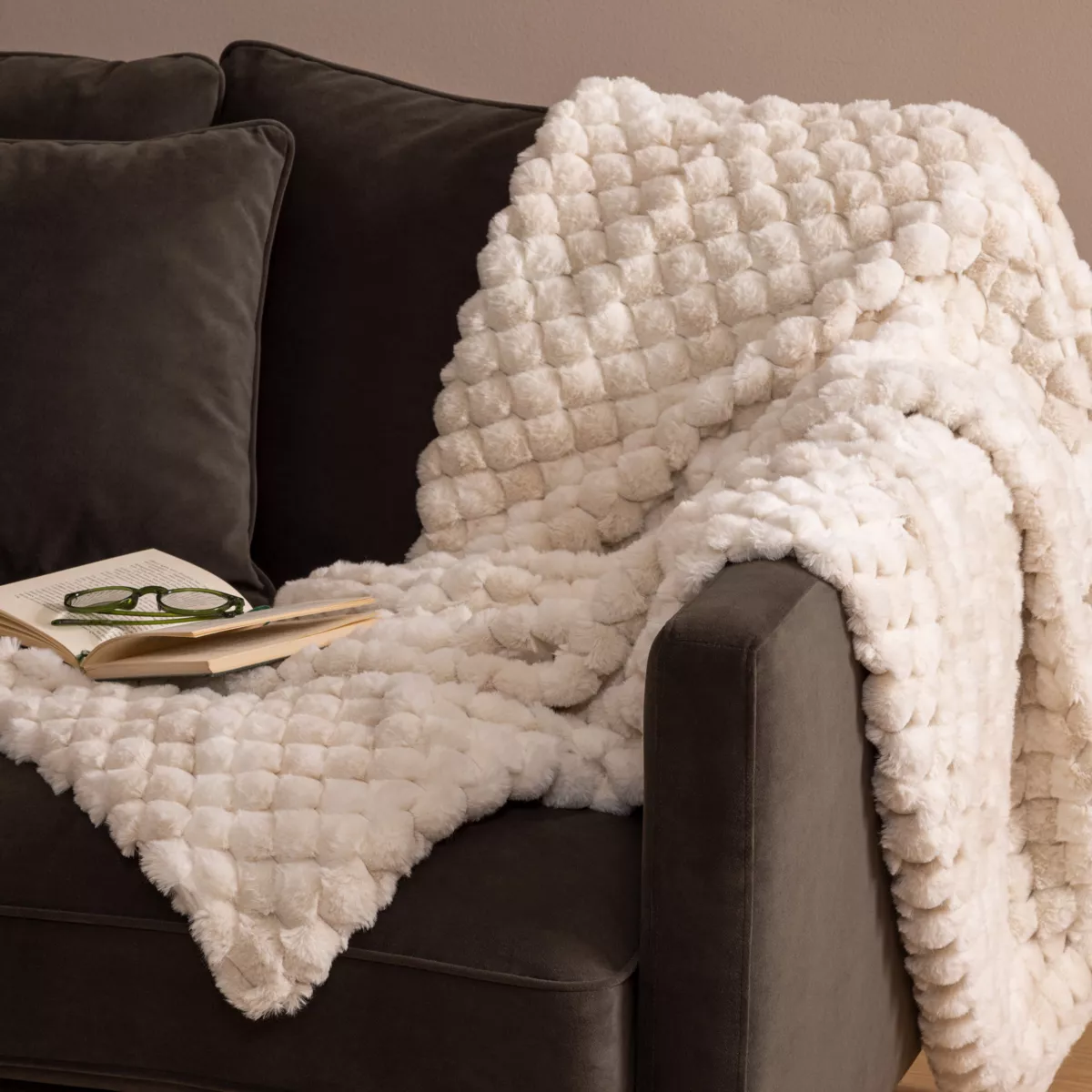 Kuscheldecke aus Kunstfell (120 x 160 cm) Adriel Beige