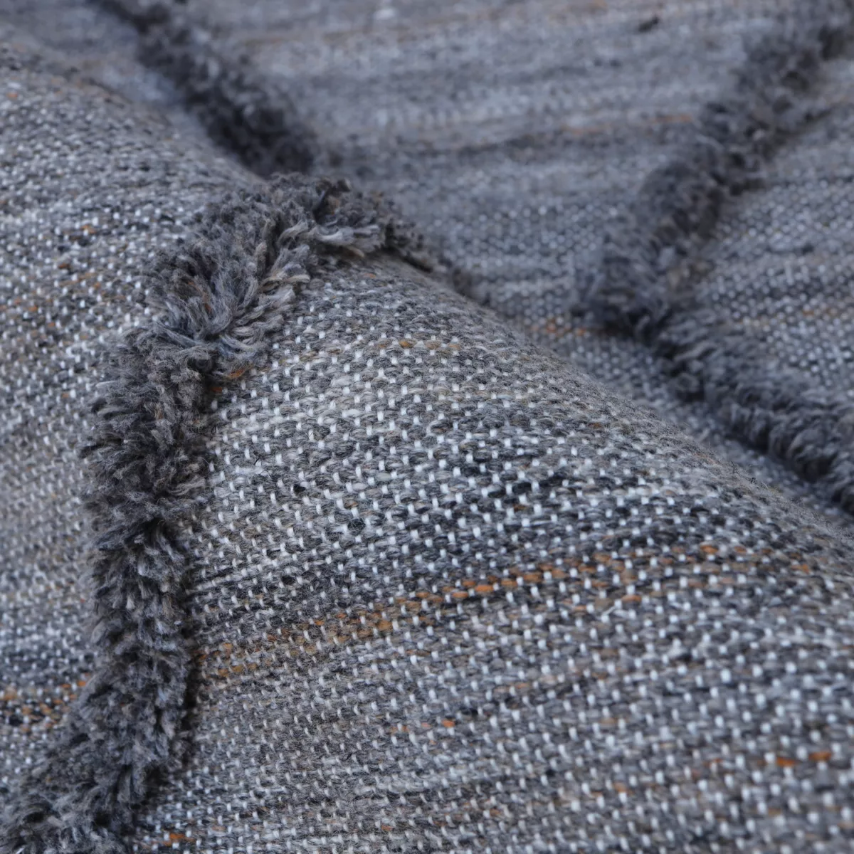 Tappeto da soggiorno rettangolare in materiale riciclato tufted (160 x 230 cm) Noori Grigio
