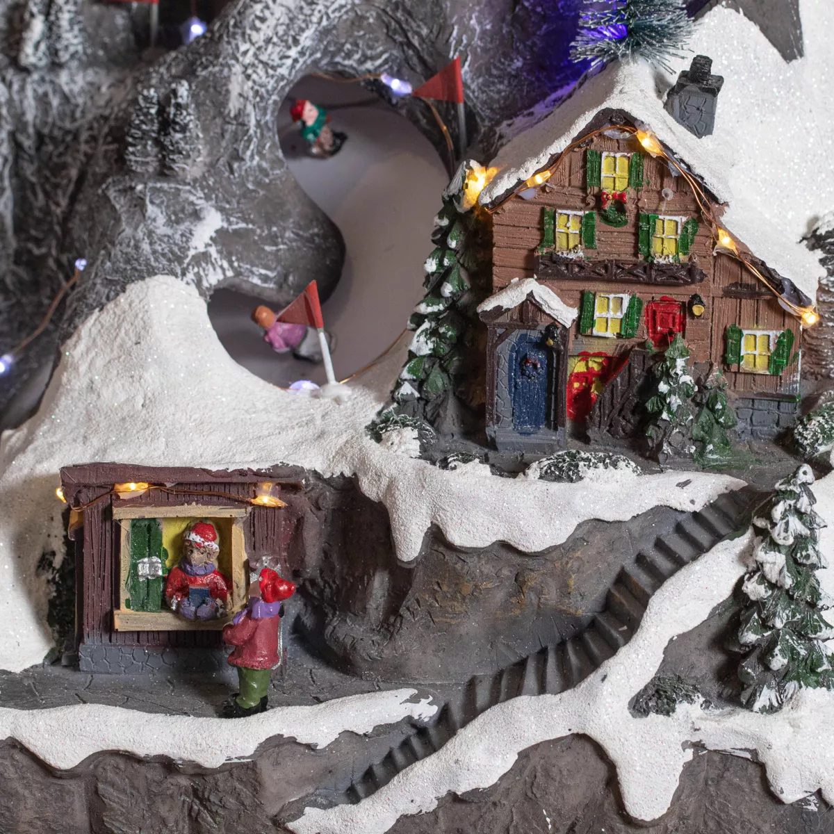 Beleuchtetes Weihnachtsdorf Wintersport batteriebetrieben